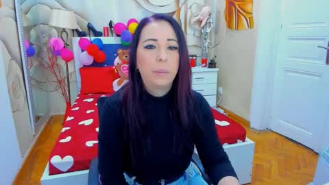 Laura online show from February 11, 4:22 am