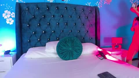 Snapshot of laurasmith_1 chatting on April 16, 11:44 am Laura online show from April 16, 11:44 am