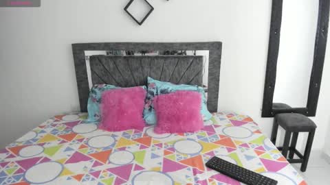 Snapshot of laurasofia01 chatting on November 6, 2:40 pm laurasofia01 online show from November 6, 2:40 pm