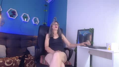 Laura Sofia online show from February 27, 10:32 pm