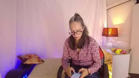 Laura Sofia online show from March 28, 8:30 pm