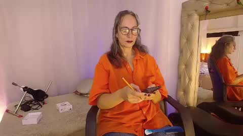 Laura Sofia online show from May 7, 2:17 am