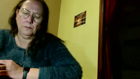 laureanne online show from December 8, 7:54 pm