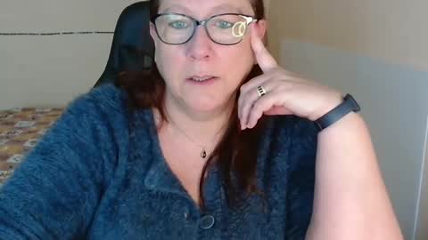 laureanne online show from March 10, 10:15 am