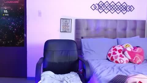 Laura online show from January 29, 9:50 pm