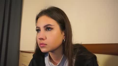 Monica online show from November 16, 7:03 am