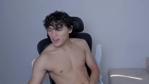 Snapshot of laureent__ chatting on November 23, 5:57 pm Laureent online show from November 23, 5:57 pm