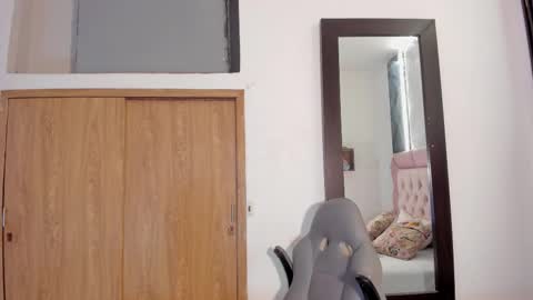 Laurem online show from January 14, 7:52 pm