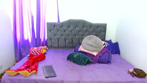 Snapshot of lauren_59 chatting on November 19, 8:42 pm Lauren online show from November 19, 8:42 pm