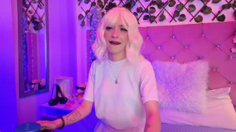 Lauren evans9 online show from April 28, 3:00 am