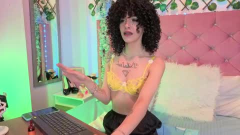 Lauren evans9 online show from April 29, 1:43 am