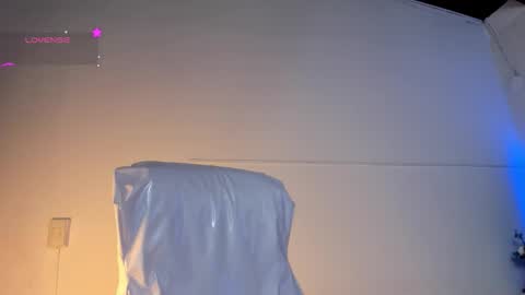 Lauren online show from October 21, 8:09 pm