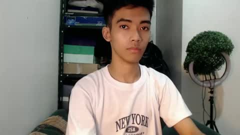 laurence_cuttieguyhere online show from July 6, 8:44 am