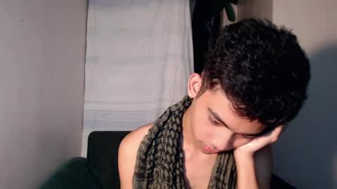 laurence_cuttieguyhere online show from July 18, 2:49 am