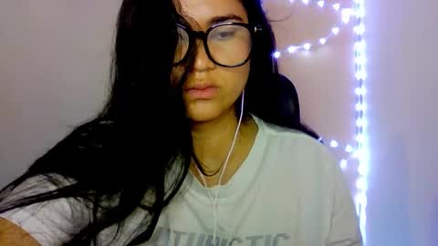 onlyfan laureng7 - 7 laureng2 online show from November 10, 9:52 am