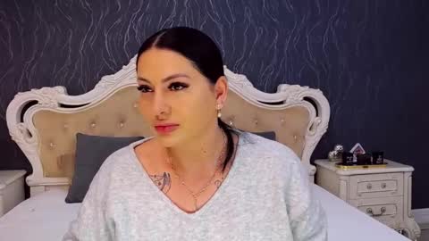 Laura online show from November 6, 9:43 am