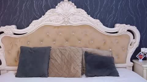 Laura online show from April 2, 2:58 pm