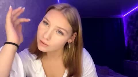 Hannah online show from October 18, 1:12 pm