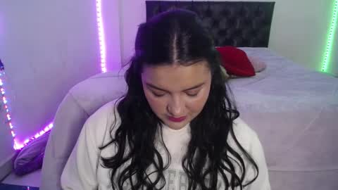 Snapshot of laurenkenner28_ chatting on May 4, 6:48 pm laurenkenner28_ online show from May 4, 6:48 pm
