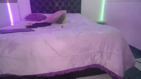 Snapshot of laurenkenner28_ chatting on May 6, 6:46 pm laurenkenner28_ online show from May 6, 6:46 pm