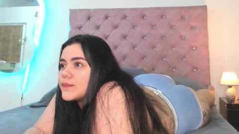 laurenlaine online show from March 8, 4:49 am