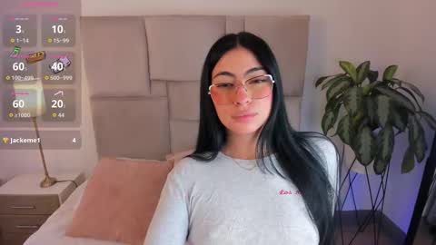 laurenn_smitth online show from October 4, 1:20 pm