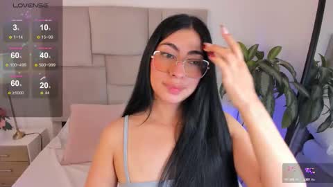 laurenn_smitth online show from October 7, 1:30 pm
