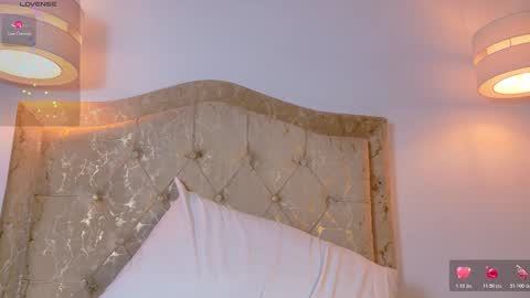 laurenn_smitth online show from March 13, 5:19 pm