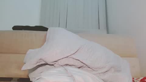 Snapshot of laurensmith122 chatting on March 15, 9:37 am LAUREN SMITH online show from March 15, 9:37 am