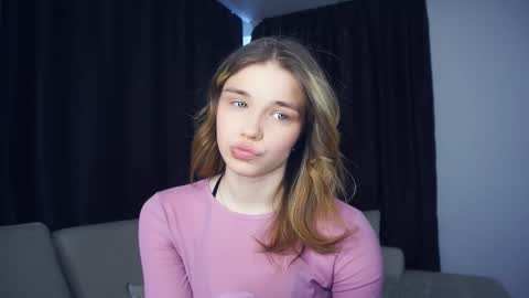 Snapshot of laurineleconey chatting on February 20, 12:16 pm Bella online show from February 20, 12:16 pm