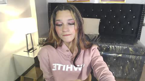 Snapshot of laurita_b chatting on January 15, 12:47 pm Laurita online show from January 15, 12:47 pm