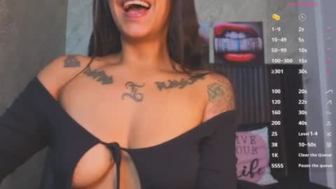 Snapshot of lauryn__brown chatting on June 23, 12:25 pm Lauryn online show from June 23, 12:25 pm