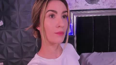 Snapshot of lauryn_cooper chatting on July 12, 5:31 am laurin online show from July 12, 5:31 am
