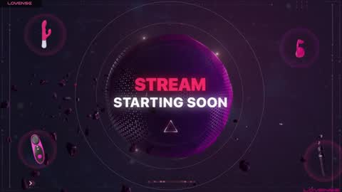 Snapshot of laurynrox chatting on December 15, 10:47 pm Lauryn Roxx online show from December 15, 10:47 pm