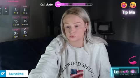 Snapshot of laurynrox chatting on October 30, 11:05 pm Lauryn Roxx online show from October 30, 11:05 pm