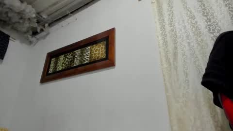 Lauu G online show from April 8, 10:59 am