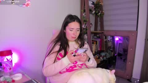 Snapshot of lauu_r chatting on September 20, 12:11 am online show from September 20, 12:11 am