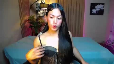 Snapshot of lava_lux chatting on October 1, 11:38 am LUXX online show from October 1, 11:38 am
