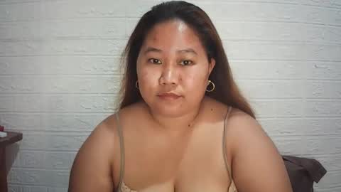 Snapshot of lavalyn214 chatting on May 15, 2:35 pm lavalyn214 online show from May 15, 2:35 pm