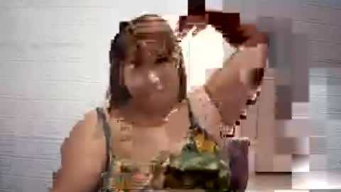 Snapshot of lavalyn214 chatting on June 20, 2:31 pm lavalyn214 online show from June 20, 2:31 pm