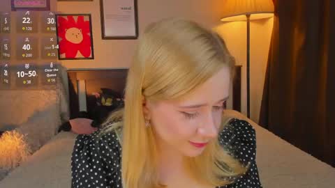 Snapshot of lavender_tender chatting on May 7, 6:52 am Lav online show from May 7, 6:52 am