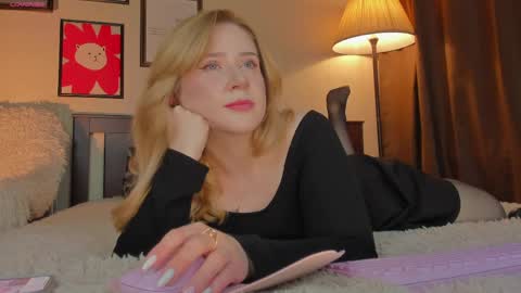 Snapshot of lavender_tender chatting on May 22, 9:20 pm Lav online show from May 22, 9:20 pm