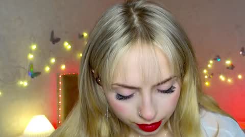 Snapshot of lavenderlav chatting on December 23, 11:57 am Melissa online show from December 23, 11:57 am