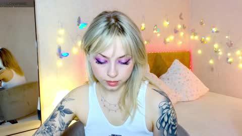 Snapshot of lavenderlav chatting on January 22, 11:56 am Melissa online show from January 22, 11:56 am