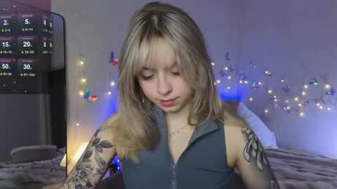 Snapshot of lavenderlav chatting on February 9, 10:53 am Melissa online show from February 9, 10:53 am