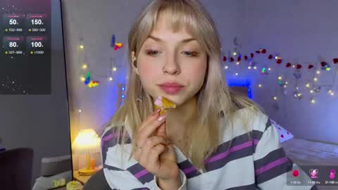 Snapshot of lavenderlav chatting on March 11, 1:23 pm Melissa online show from March 11, 1:23 pm