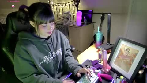 Lavenderrzz online show from January 18, 8:45 pm