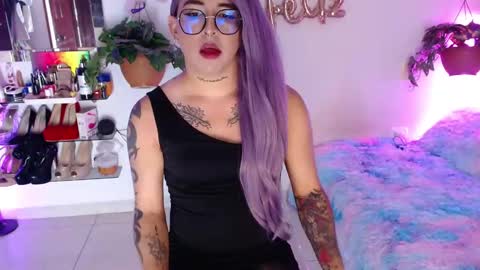 Snapshot of laveneno_ortiz07 chatting on February 1, 12:20 am Cristina online show from February 1, 12:20 am