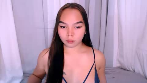 Snapshot of lavenia487426 chatting on February 4, 6:41 am lavenia487426 online show from February 4, 6:41 am