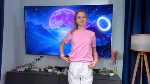 lavernanowack online show from July 29, 6:55 am